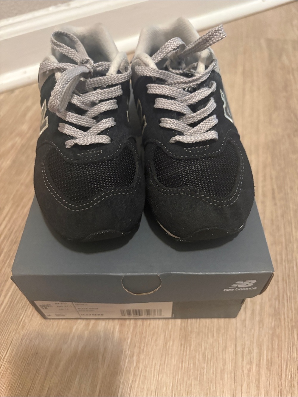New Balance 574 Kids size 10 Black & Gray Lace-Up Sneakers